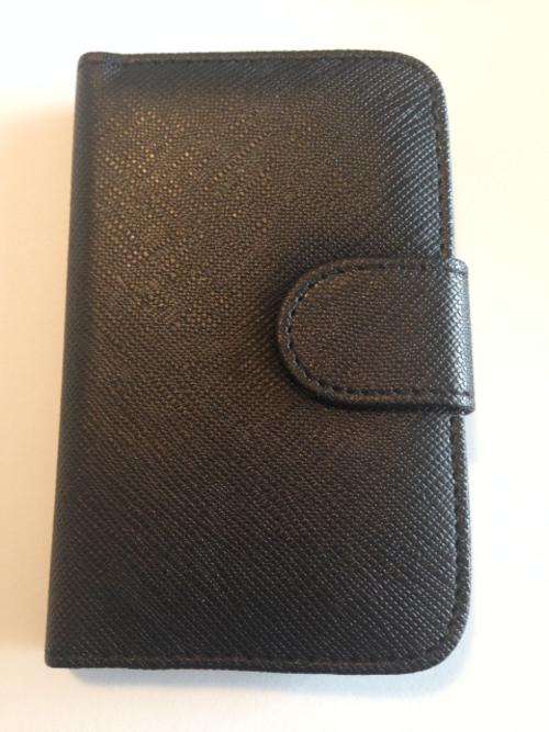 Black BlackBerry 9900 Textured Magnetic Flip Cover Case